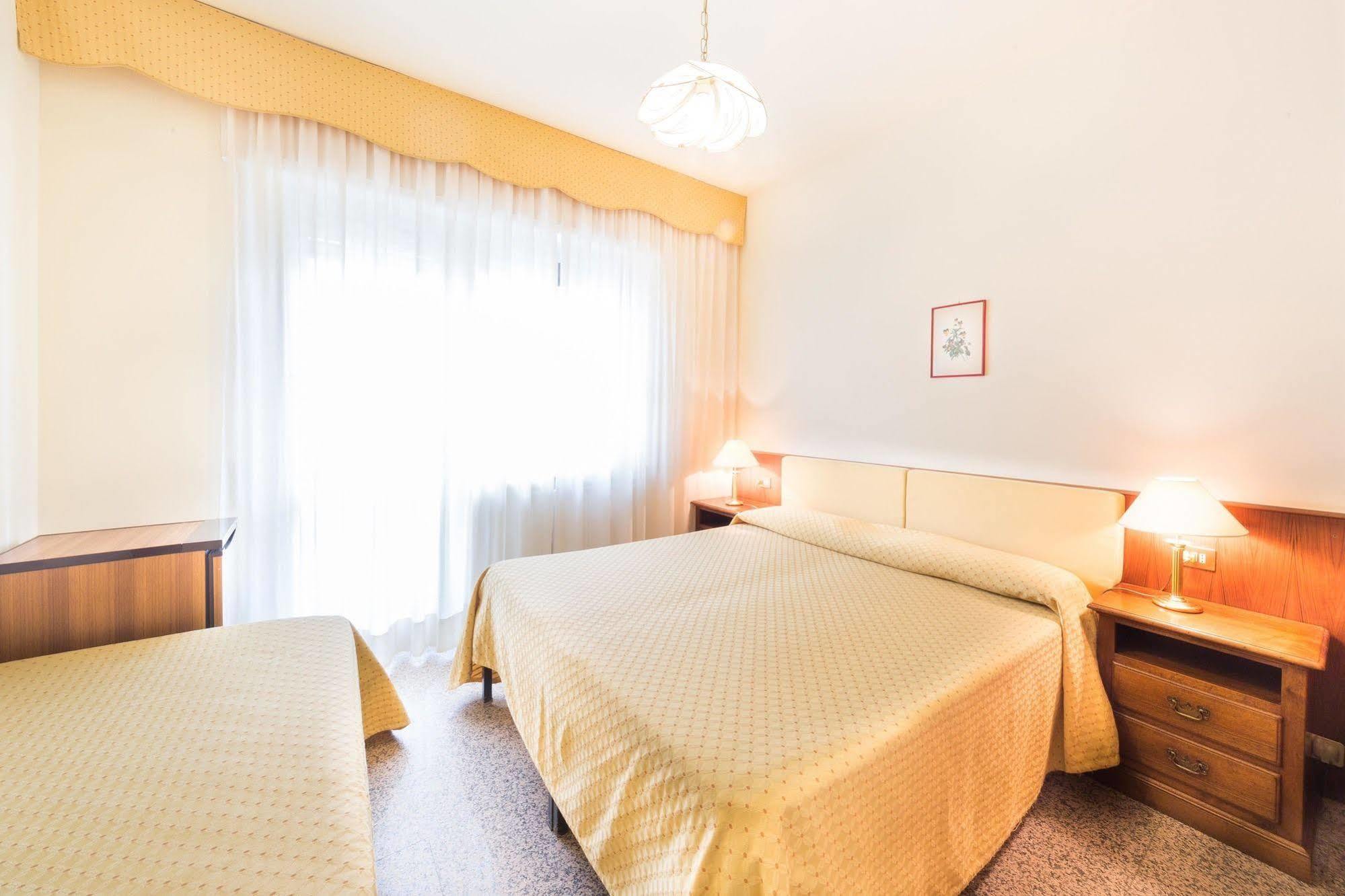 Hotel & Apartments Sasso Diano Marina Luaran gambar